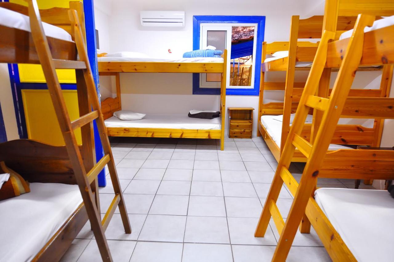 The Student & Travellers Inn Афины Экстерьер фото