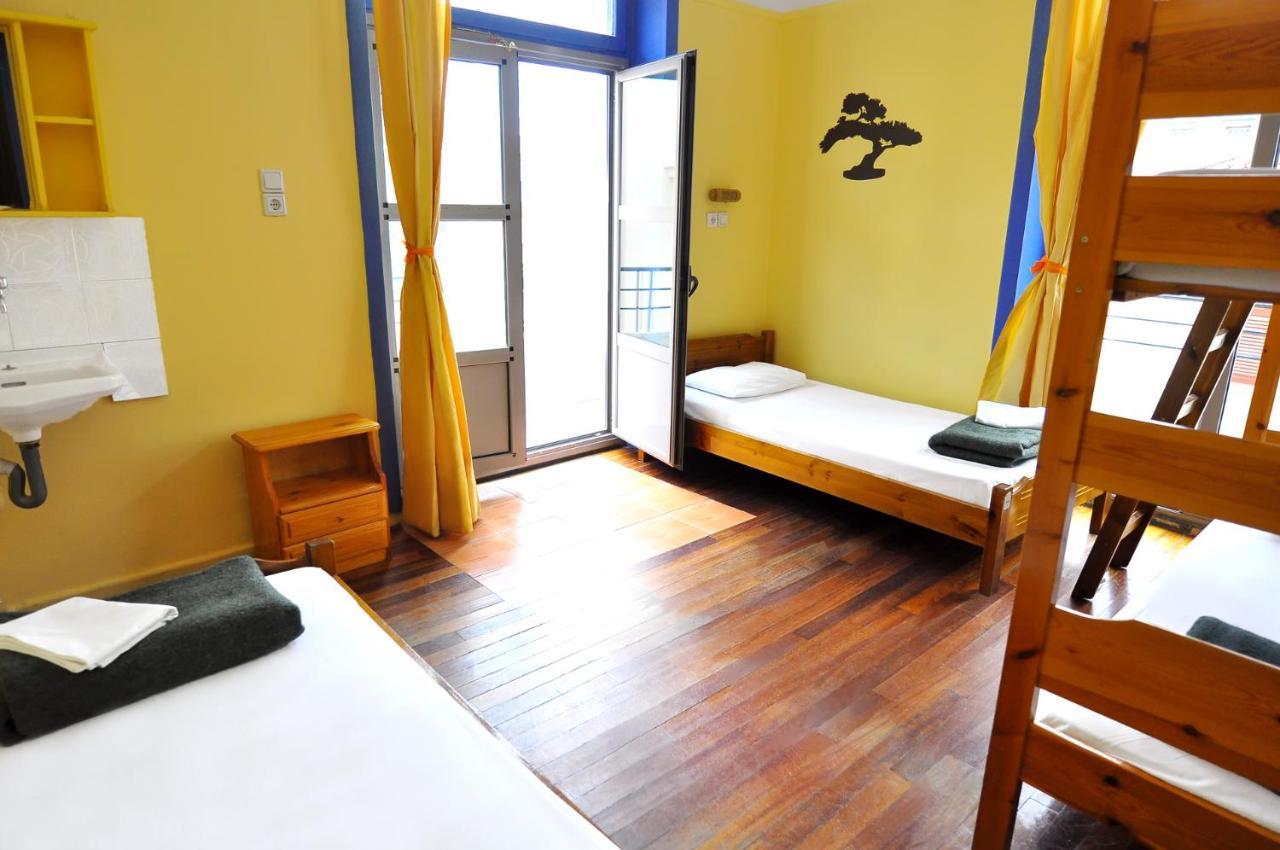 The Student & Travellers Inn Афины Экстерьер фото