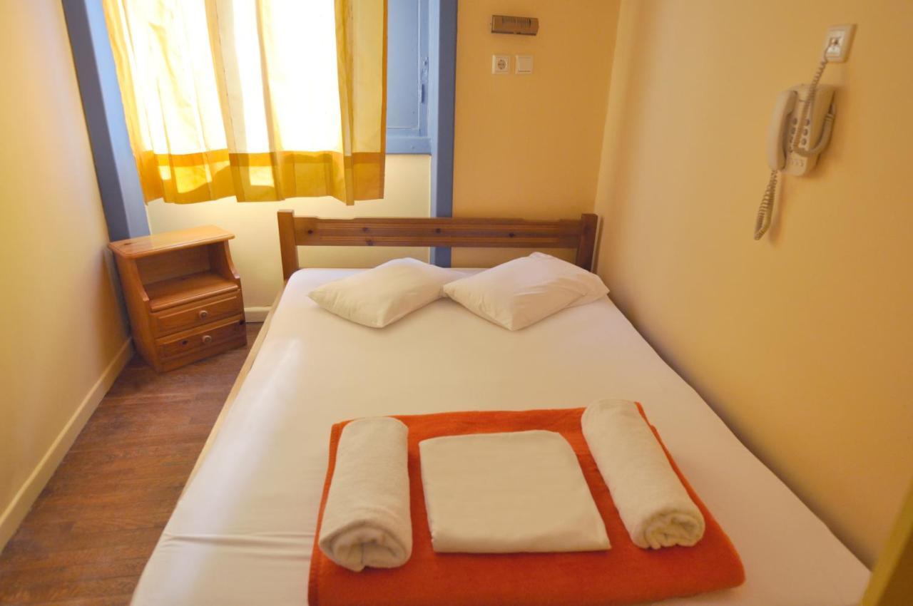 The Student & Travellers Inn Афины Экстерьер фото