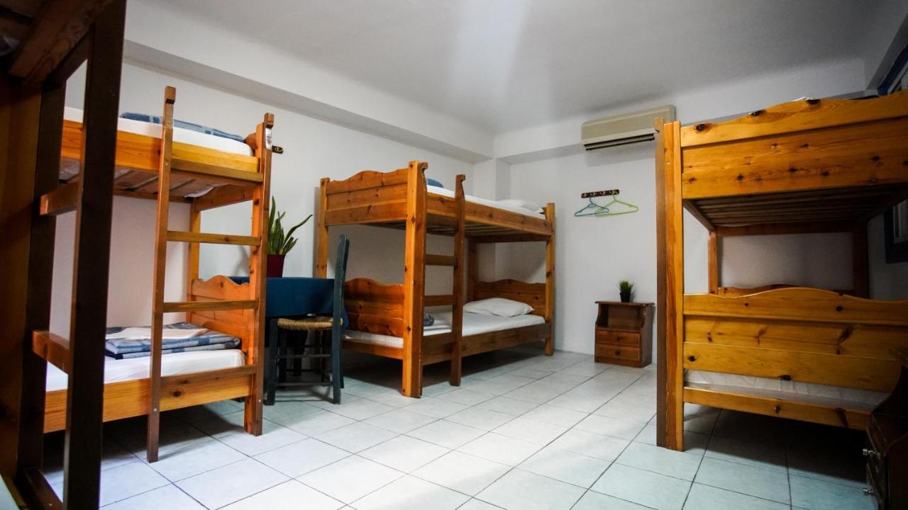 The Student & Travellers Inn Афины Экстерьер фото