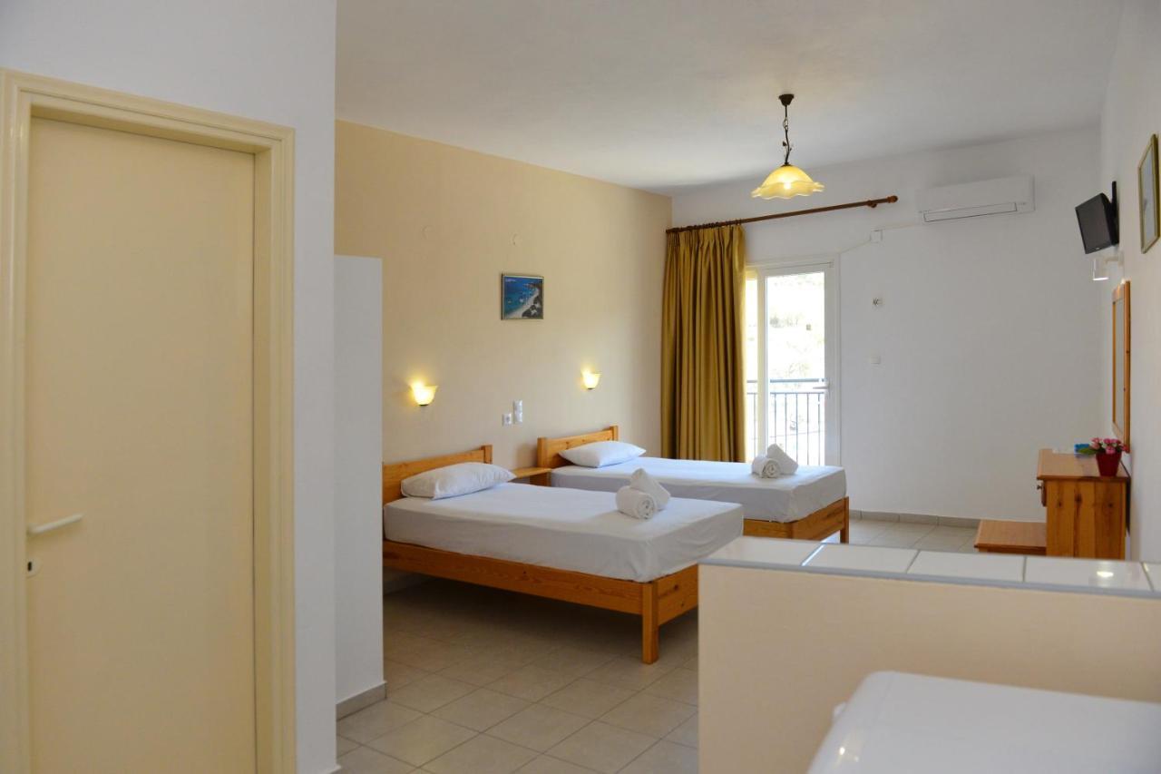The Student & Travellers Inn Афины Экстерьер фото